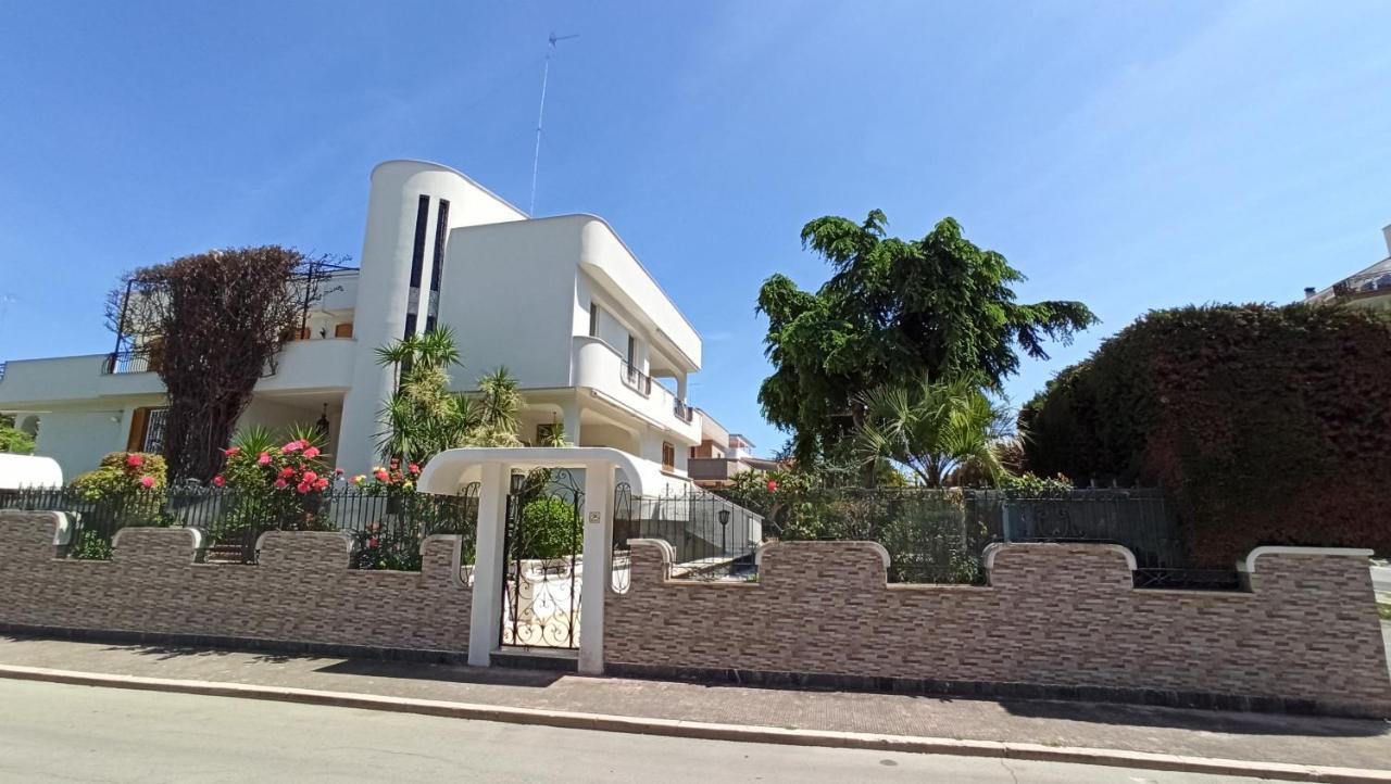 Villa Mary - Apartments Trani Exterior foto